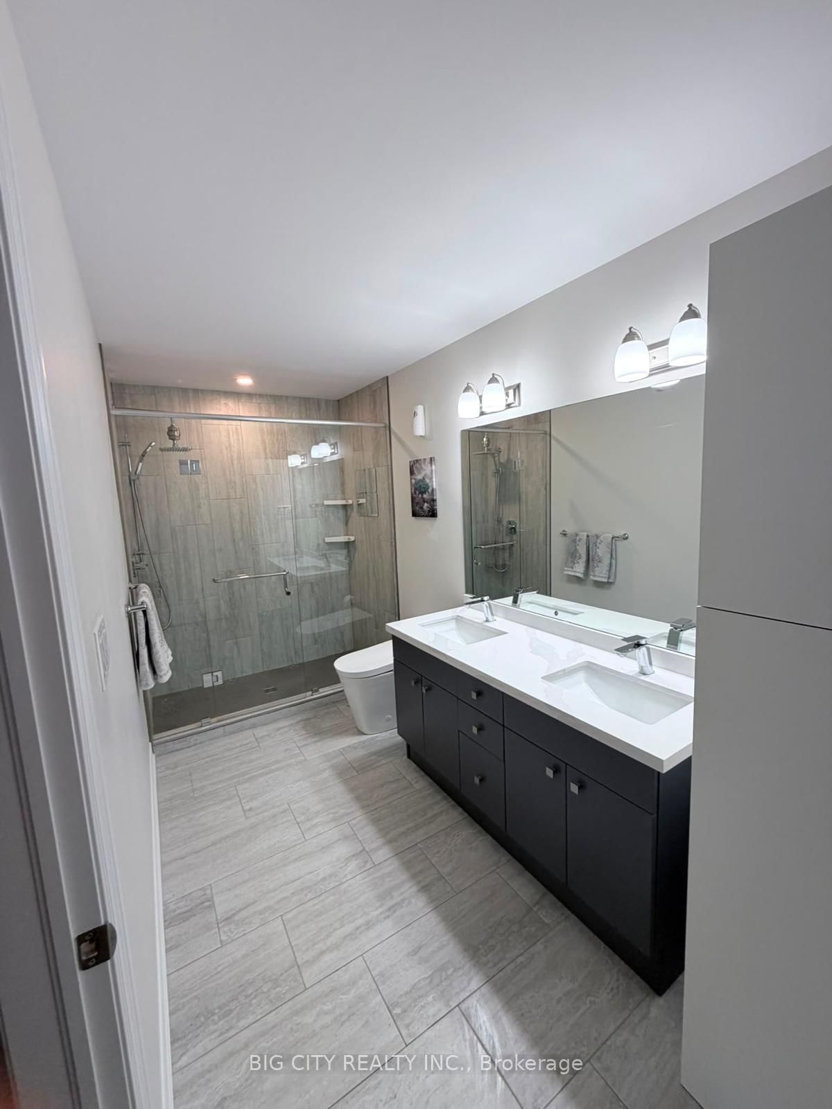 Photo 30 of 45 Dorchester Boulevard, Unit 23